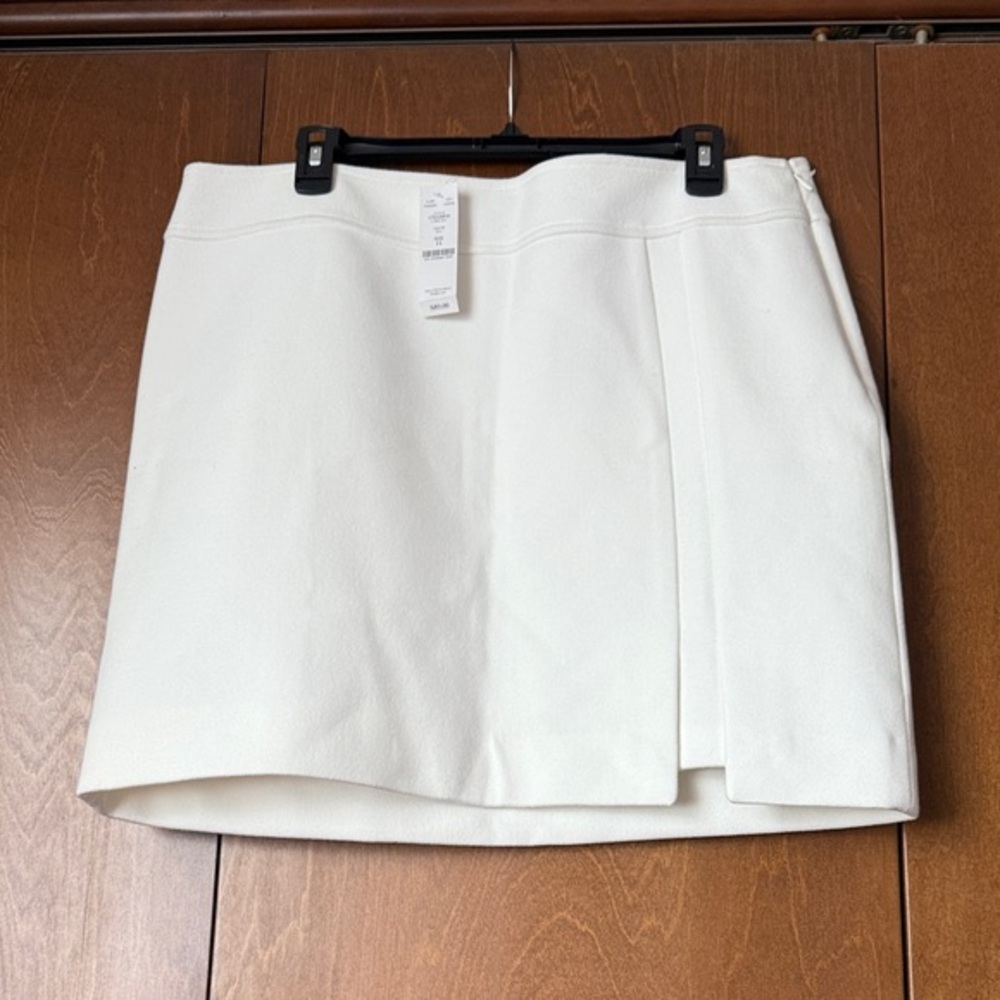 White House Black Market Winter White Skirt, ECRU, Side Zip Ret $89 NWT Sz 14